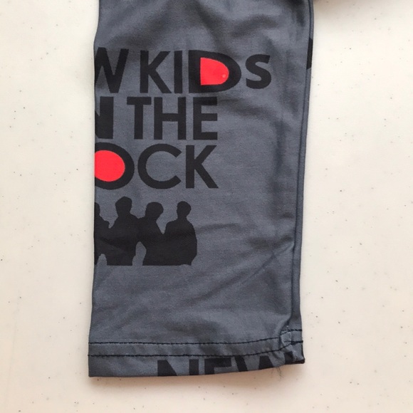 NKOTB Design Printed Leggings size Small In Grey - Picture 7 of 8